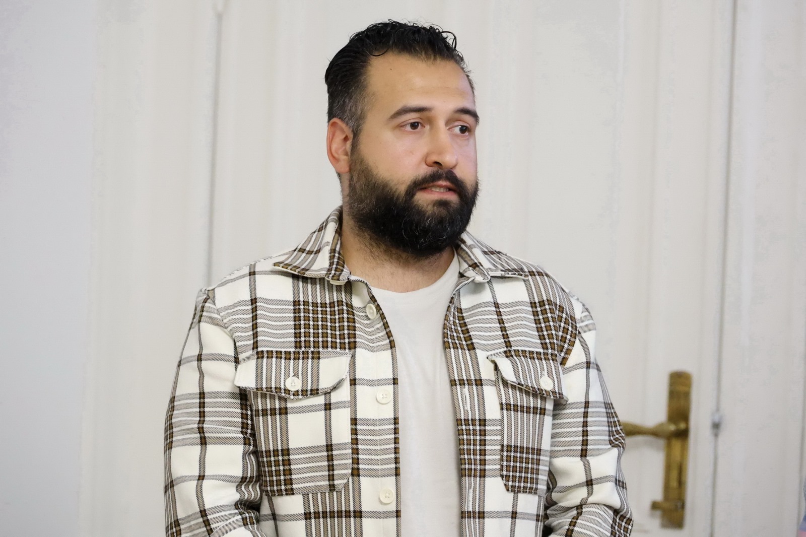 “Türkler yıkılan Berlin Duvarı`nın altında kaldı”