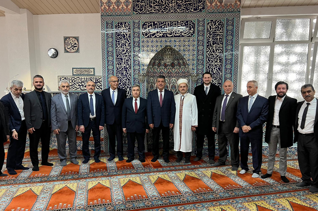 Krefeld’de tarihi gün: Açıktan ilk ezan okundu