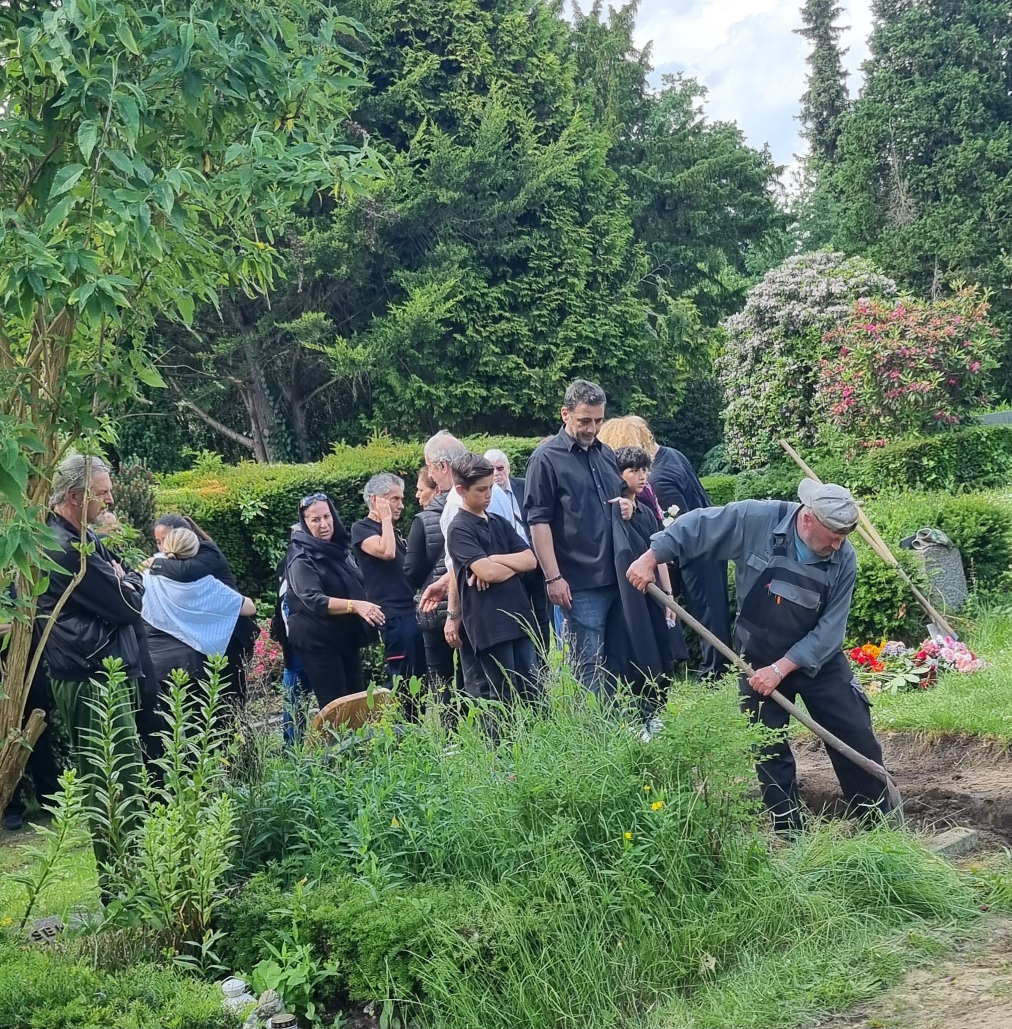 Hamburg`un sevilen ablası son yolculuğuna uğurlandı