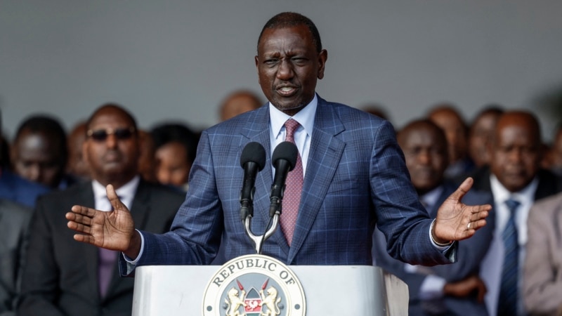 Kenya Cumhurbaşkanı kanlı protesto eylemleri üzerine vergi arttırımı tasarısından geri adım attı