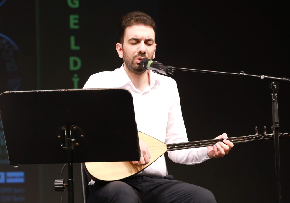 Şahin Bağlama Okulu, kuruluşunun 24. Yılını güzel bir konserle kutladı