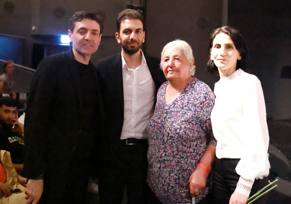 Şahin Bağlama Okulu, kuruluşunun 24. Yılını güzel bir konserle kutladı