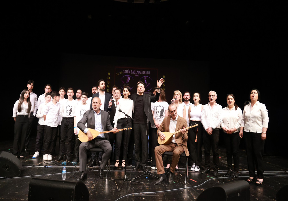 Şahin Bağlama Okulu, kuruluşunun 24. Yılını güzel bir konserle kutladı