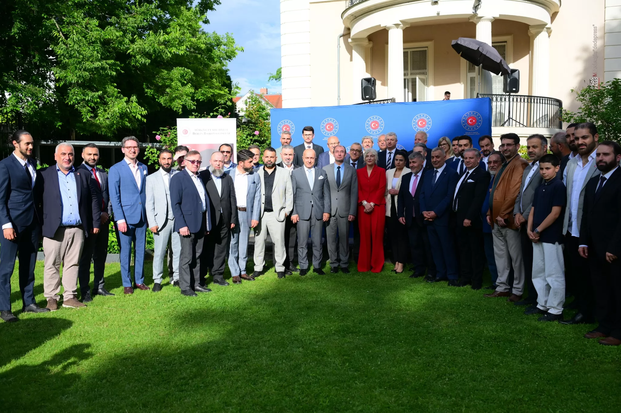Berlin'de Türk toplumu bayramlaşma etkinliğinde bir araya geldi