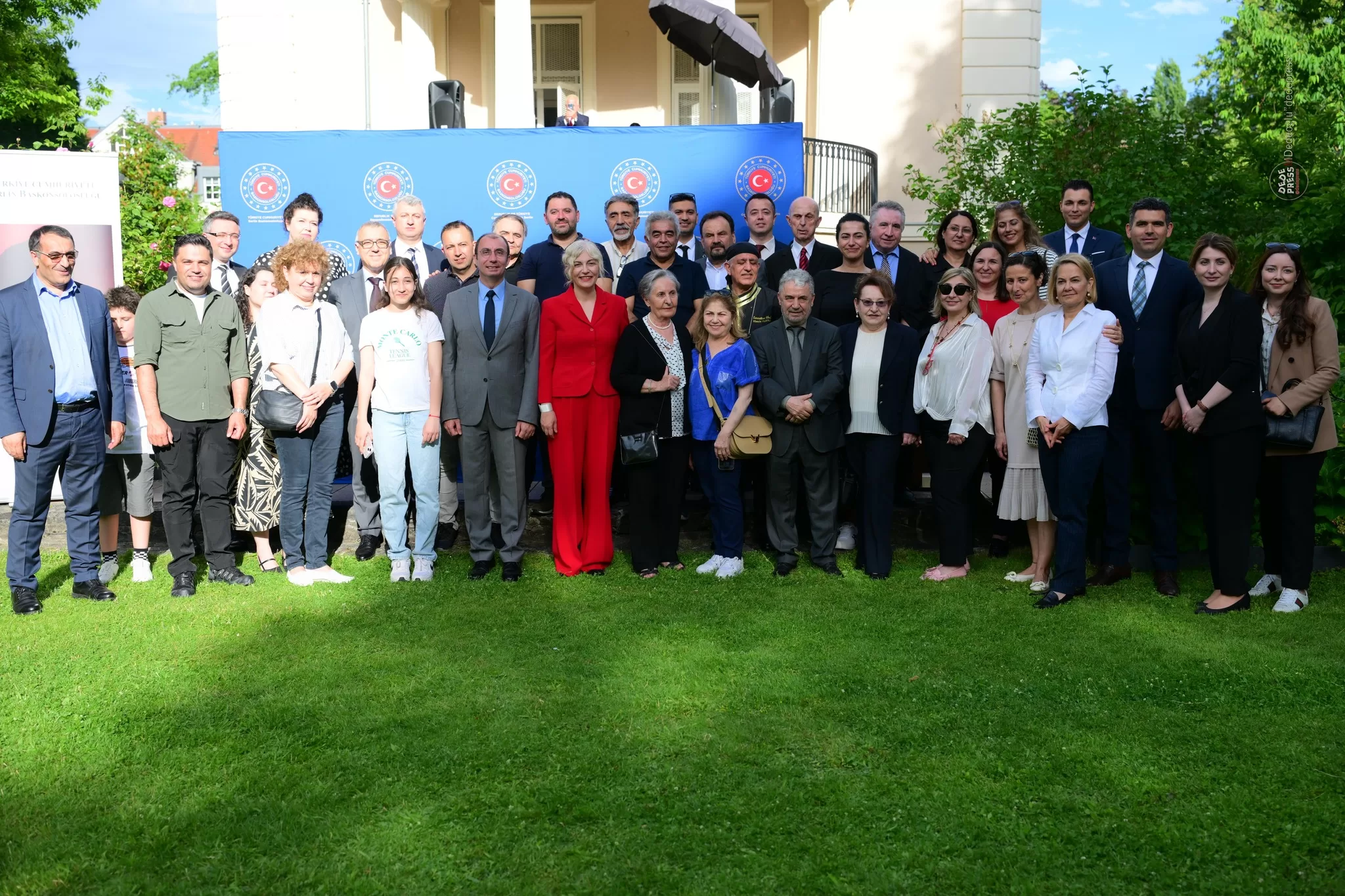 Berlin'de Türk toplumu bayramlaşma etkinliğinde bir araya geldi