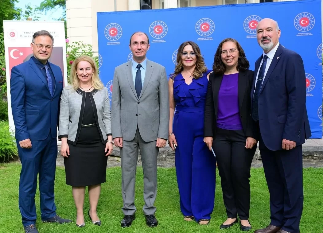 Berlin'de Türk toplumu bayramlaşma etkinliğinde bir araya geldi