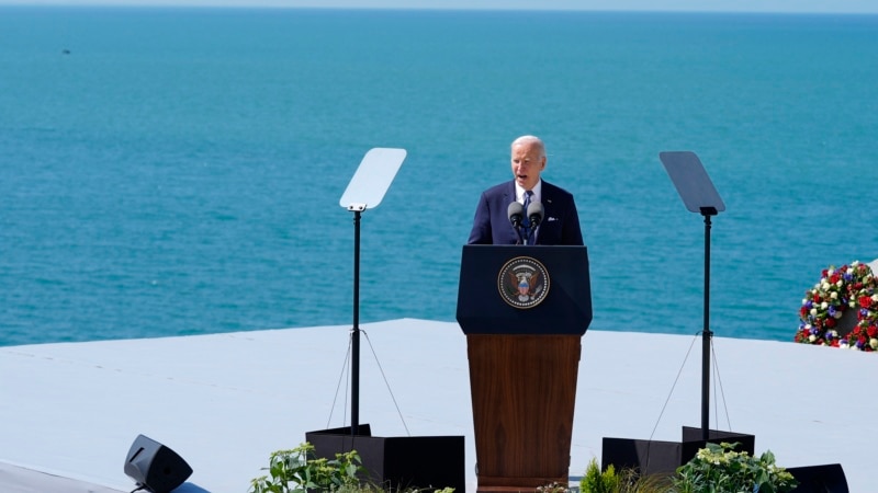 Biden Normandiya'daki konuşmasında ABD halkından demokrasiye bağlılık göstermelerini istedi
