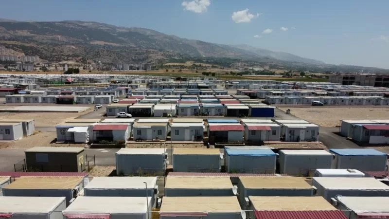 Depremzedeler konteynerdeki dördüncü bayramda kalıcı konut bekliyor