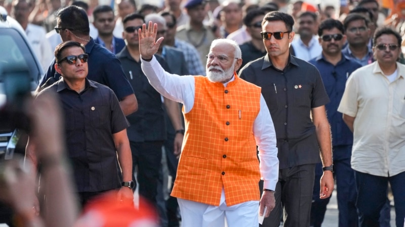 Hindistan'da milliyetçi Başbakan Modi seçimi önde götürüyor