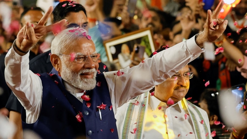 Hindistan’da Başbakan Modi, müttefiklerin destek sözüyle koltuğunu korudu