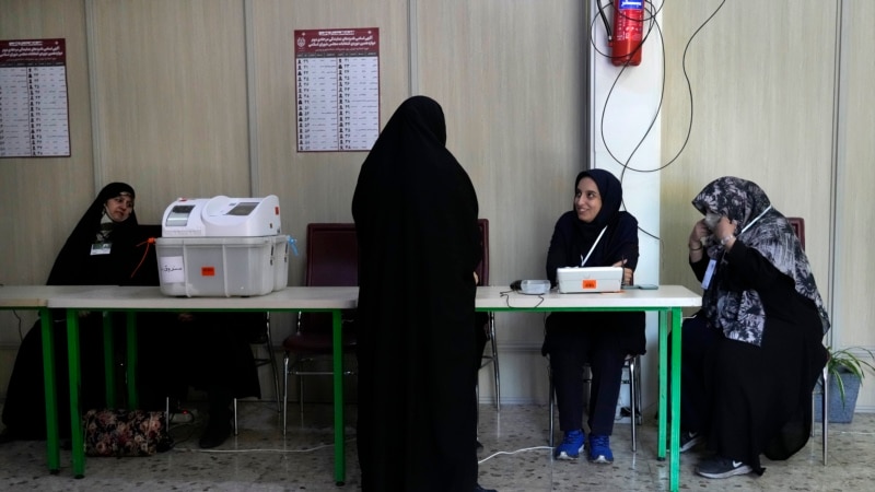 İran'daki cumhurbaşkanlığı seçiminde yarışacak altı aday onaylandı