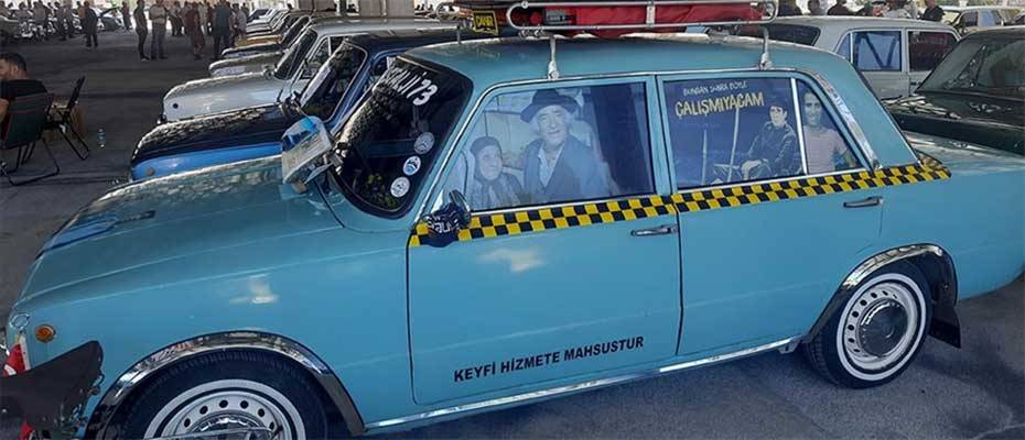 Klasik otomobil tutkunları Afyonkarahisar'da buluştu