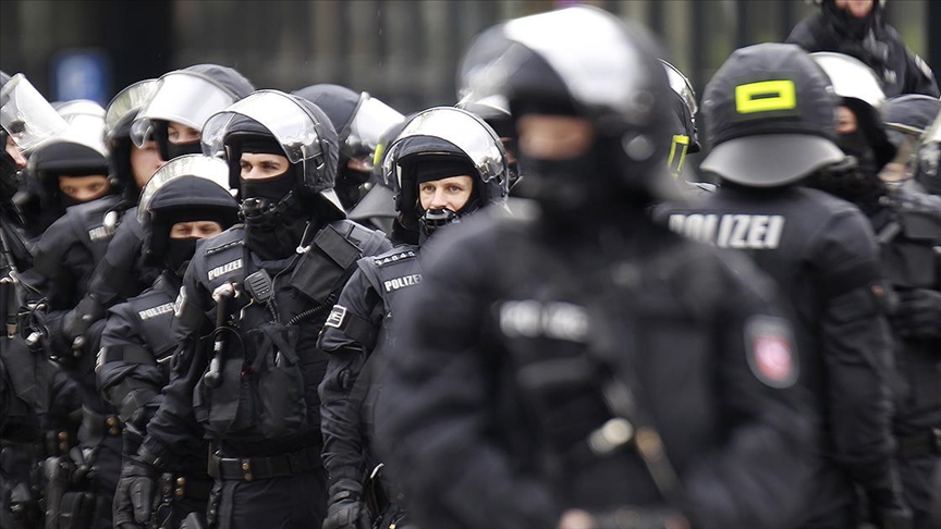 15 polis hakkında ırkçı sohbet suçlamasıyla soruşturma başlatıldı