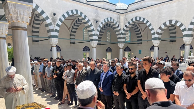 Büyükelçi Sedat Önal’ın şoförünün cinayete kurban giden oğlu son yolculuğuna uğurlandı