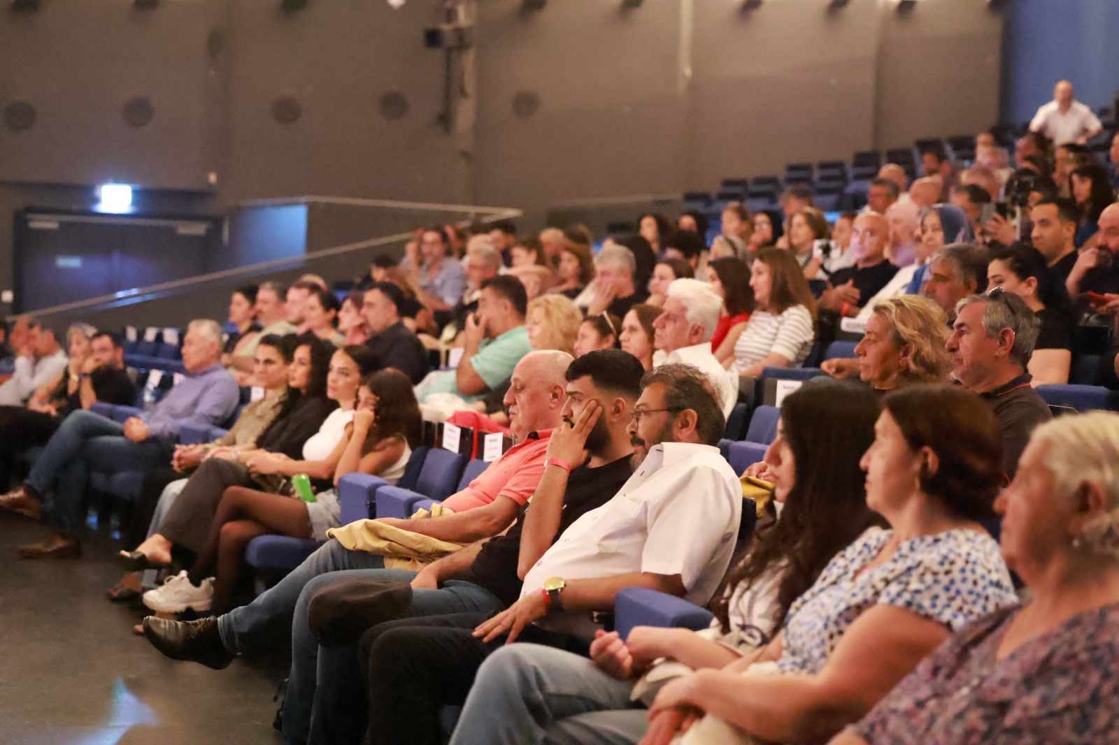 Şahin Bağlama Okulu, kuruluşunun 24. Yılını güzel bir konserle kutladı