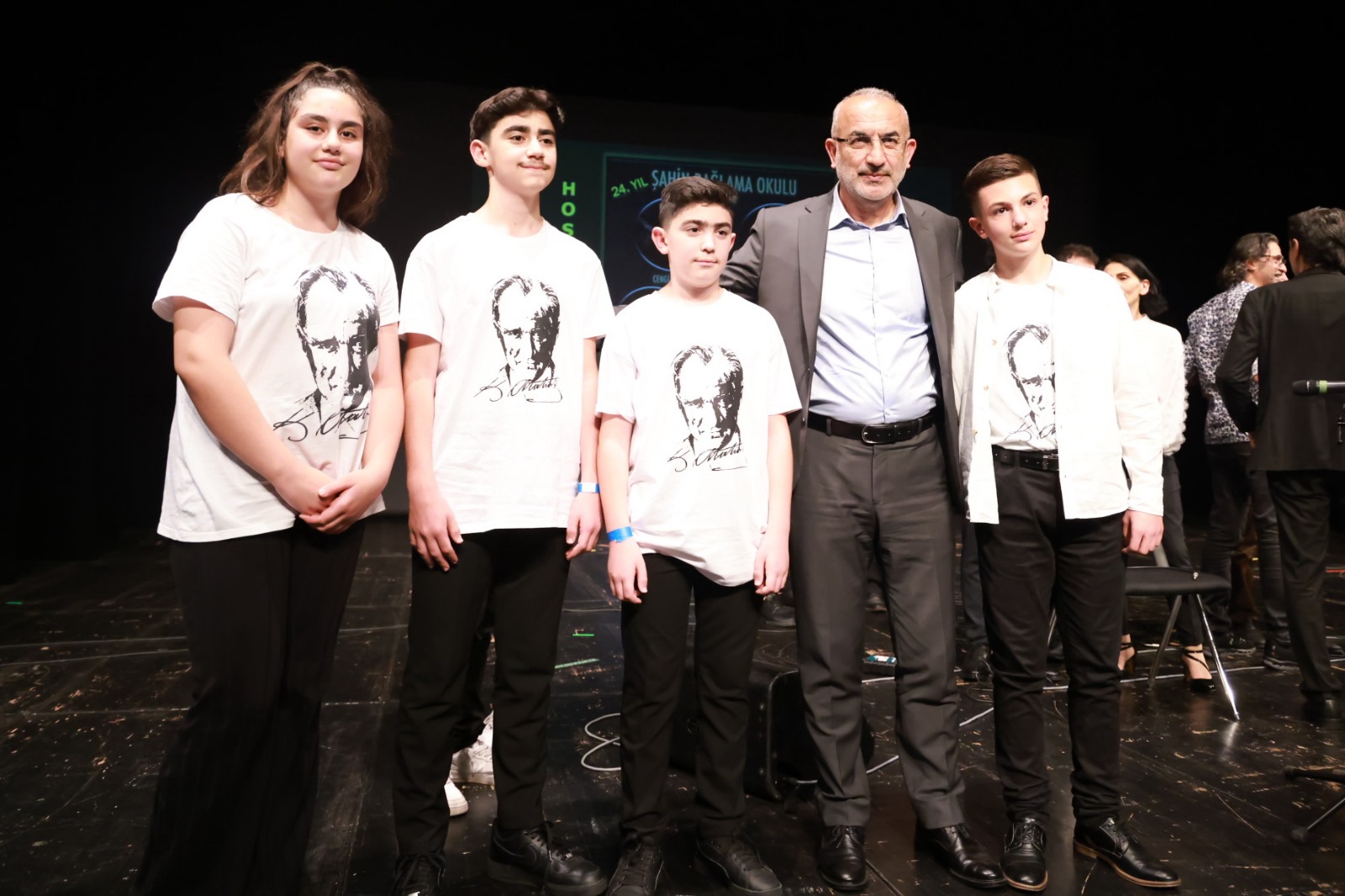 Şahin Bağlama Okulu, kuruluşunun 24. Yılını güzel bir konserle kutladı