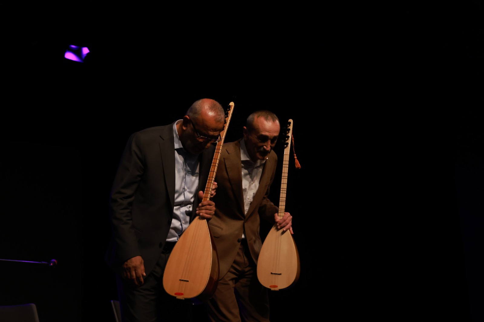 Şahin Bağlama Okulu, kuruluşunun 24. Yılını güzel bir konserle kutladı