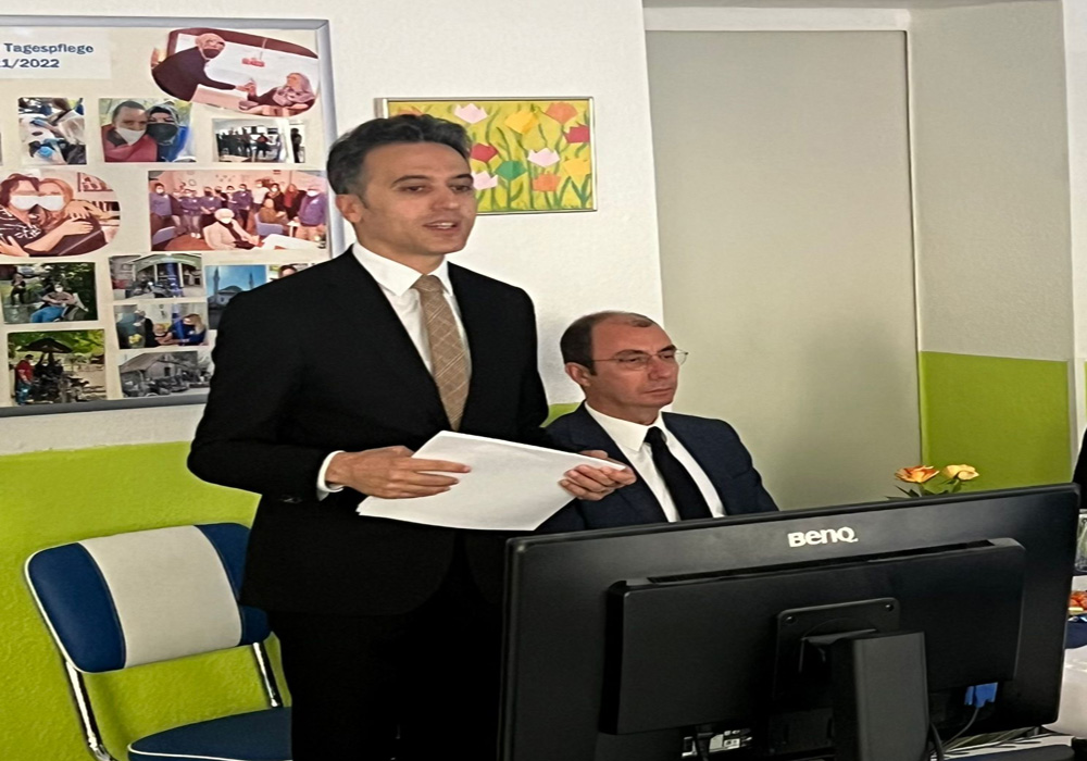 Başkonsolos Şanlı ile Müsteşar Duman Vatandaşları Bilgilendiriyorlar