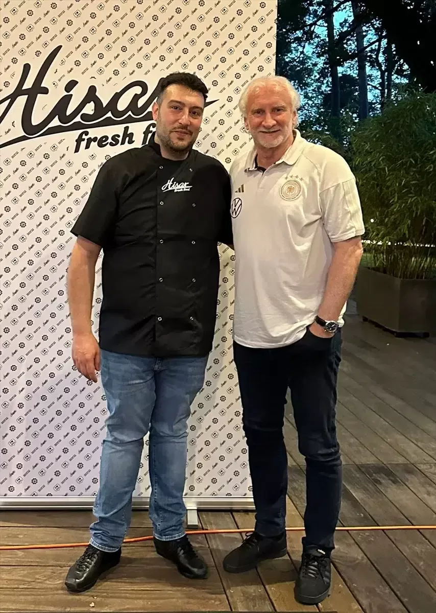 Almanya Milli Takımı'na kampta döner ikram edildi