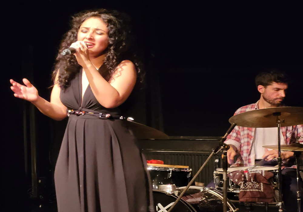 Hamburg`da Ayça Akkın ile müzik yolculuğu