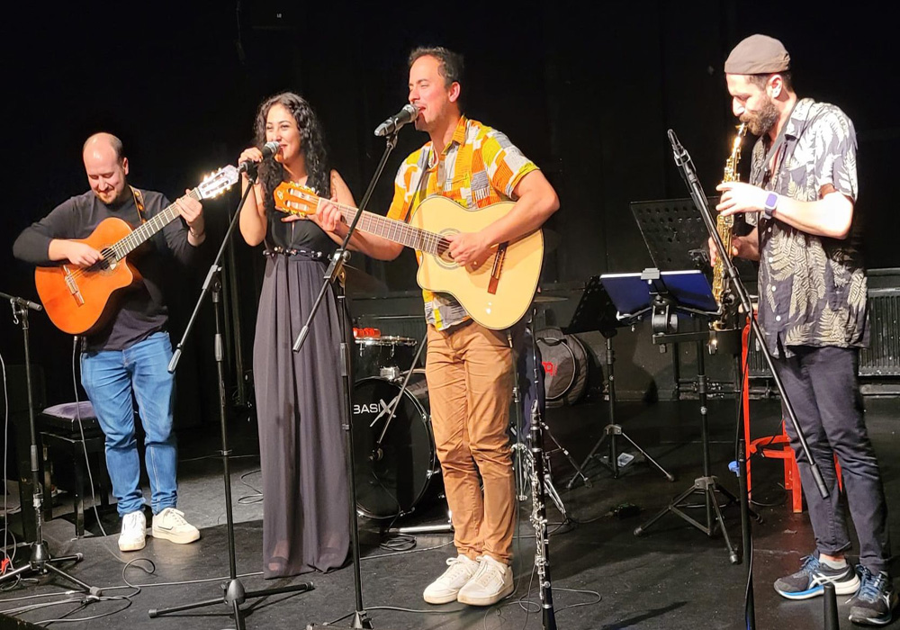 Hamburg`da Ayça Akkın ile müzik yolculuğu