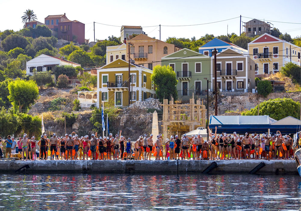 MEİS’TEN KAŞ’A ‘BARIŞ VE DOSTLUK’ İÇİN KULAÇ ATTILAR