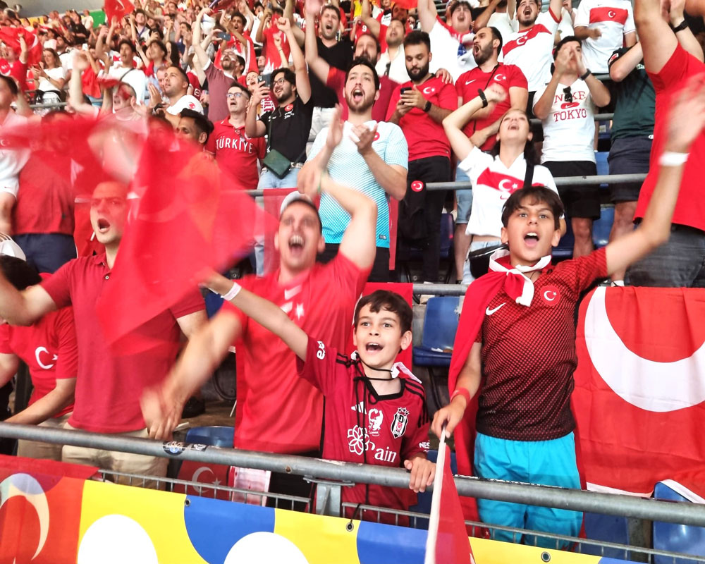 HAMBURG'TA YAŞANAN TARİHİ GÜNÜN ARDINDAN!