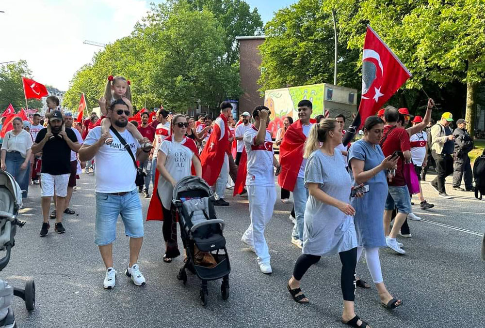HAMBURG'TA YAŞANAN TARİHİ GÜNÜN ARDINDAN!