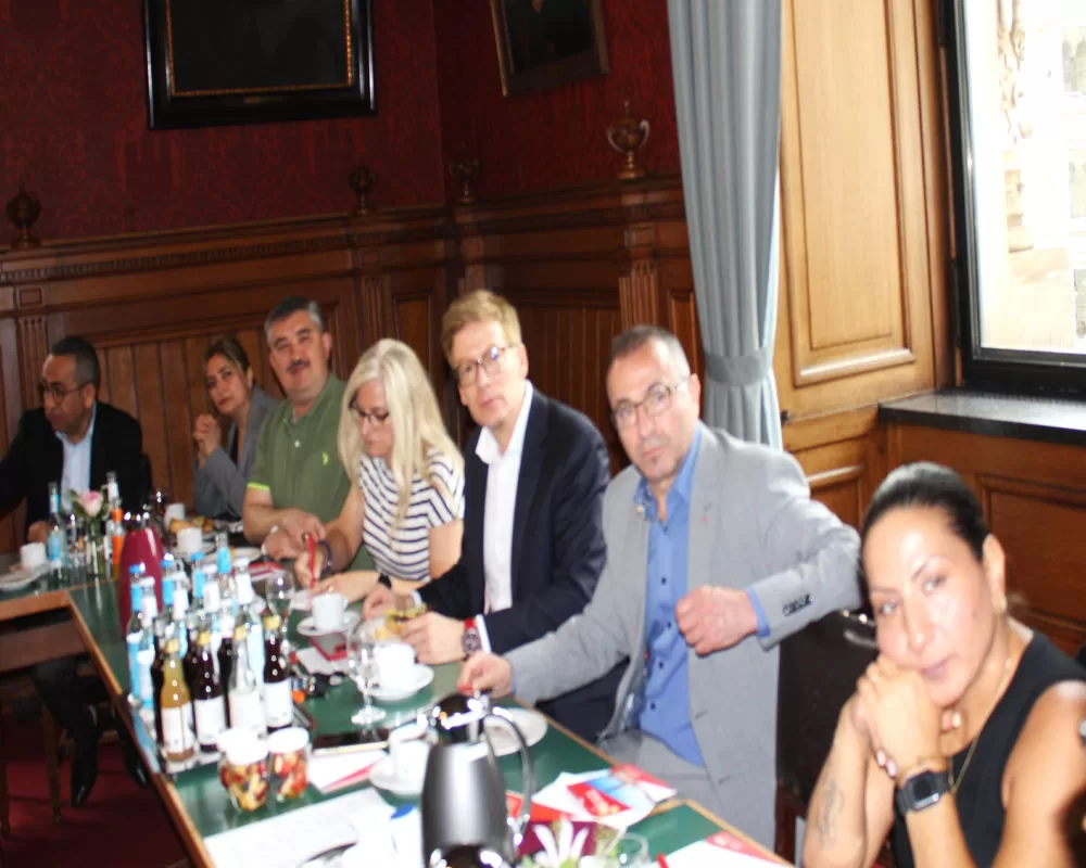 Hamburg Milletvekili Ali Şimşek'ten Rathaus'da Kahvaltılı Toplantı