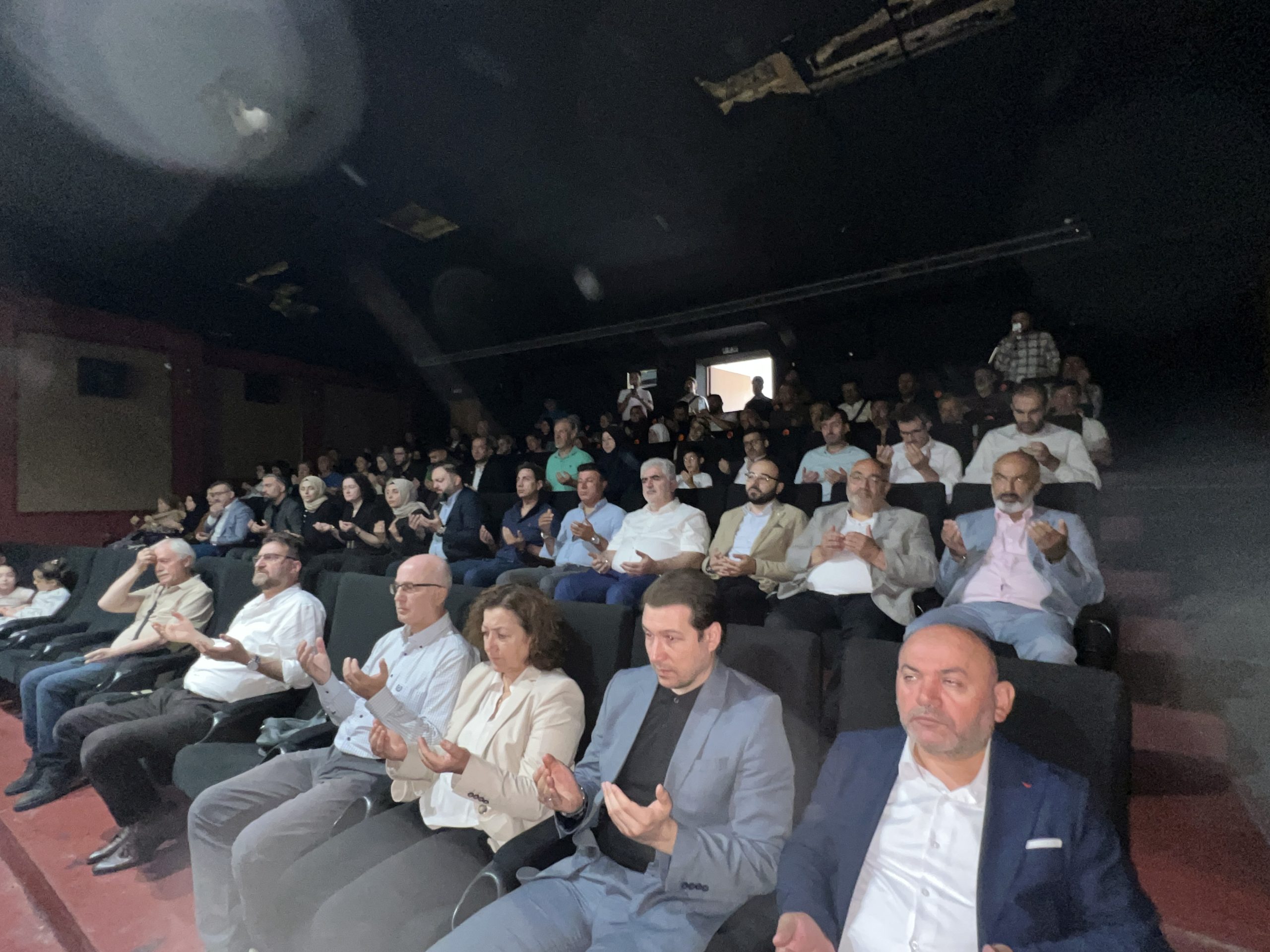 Başkonsolos Cebeci: 15 Temmuz birlik ve beraberlikle kenetlenen milletin zaferidir!