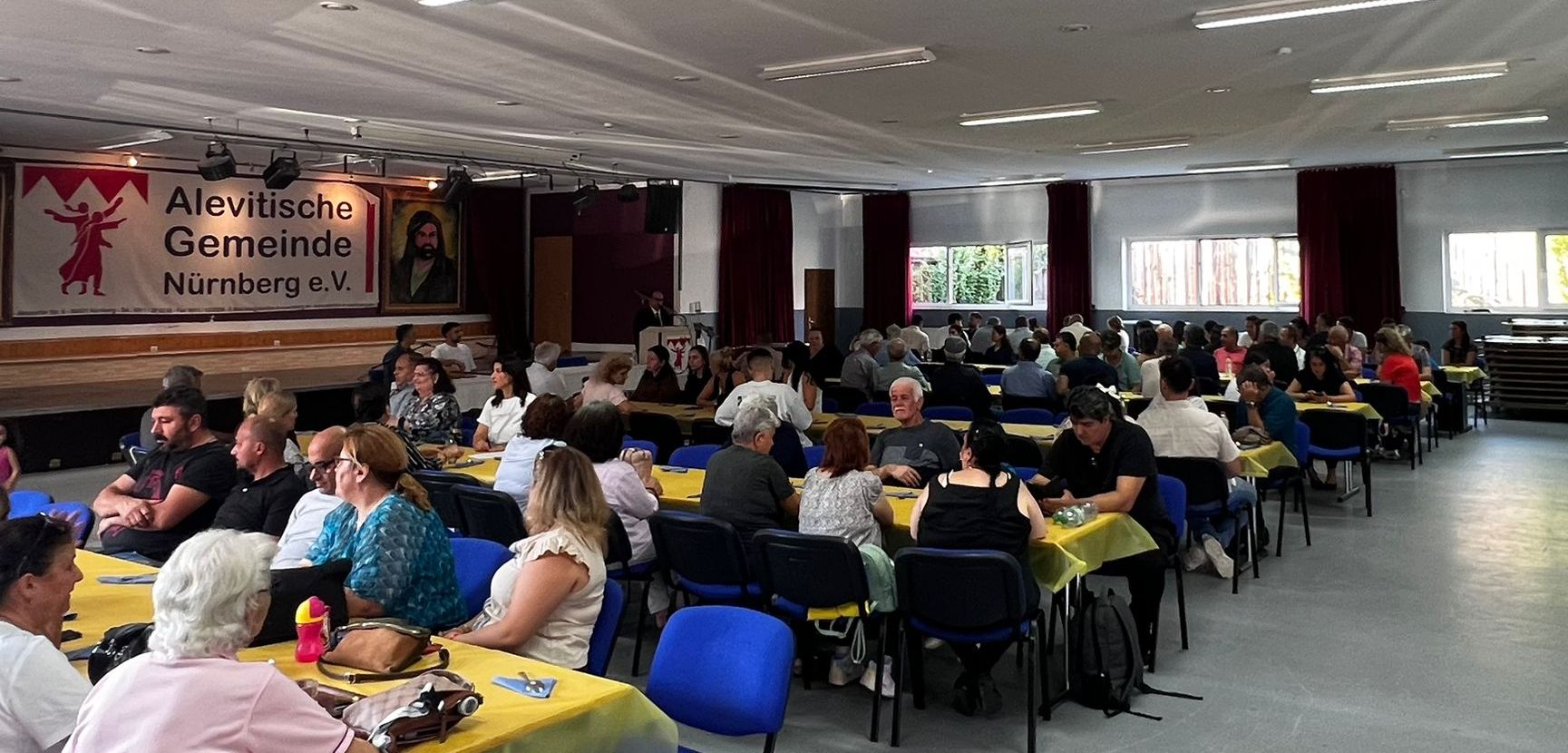 Nürnberg’de barış dostluk ve sevgi içinde aşure ikramı