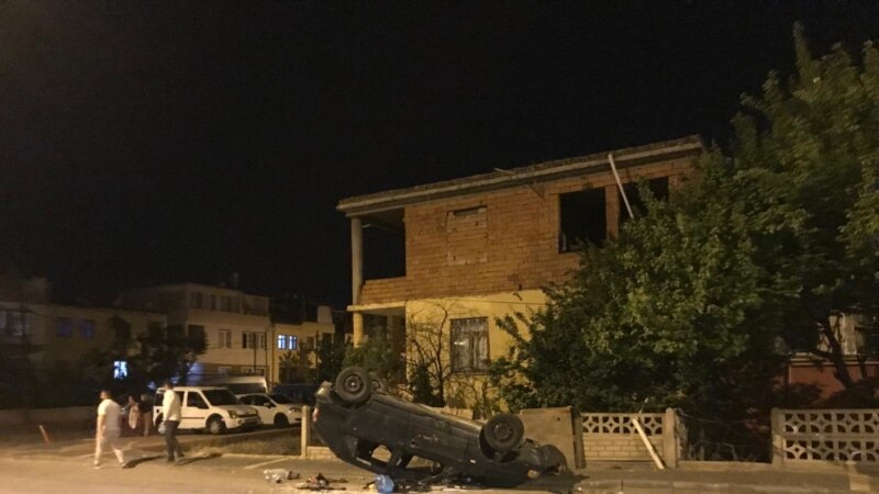 Suriyelilerin yaşadığı mahallede bazı iş yerleri ve araçlar ateşe verildi