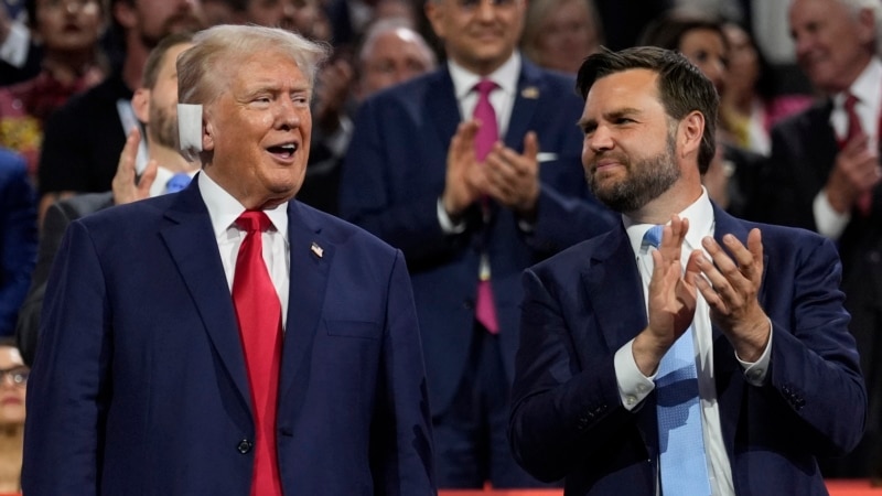 Trump, Başkan Yardımcısı adayı J.D. Vance ile Cumhuriyetçi Parti Ulusal Kurultayı'nın ilk gecesine katıldı