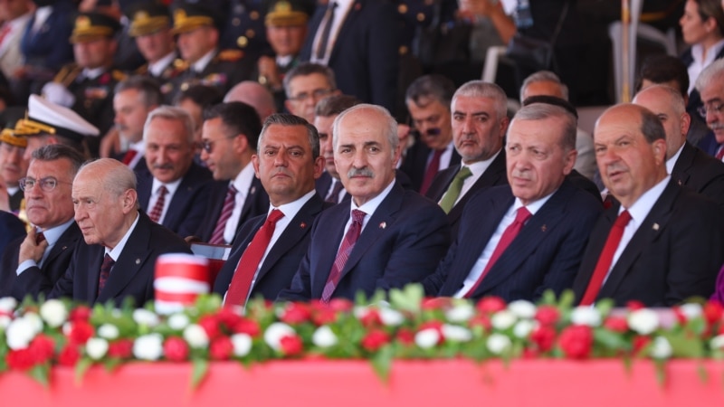 Siyaset Kıbrıs'ta birlik görüntüsü verdi