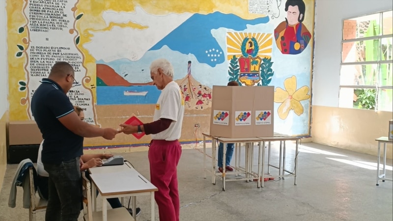Venezuela Pazar günü sandığa gidiyor