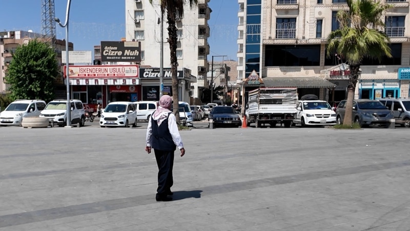Cizre'de kepenkler aşırı sıcaklar yüzünden kapandı