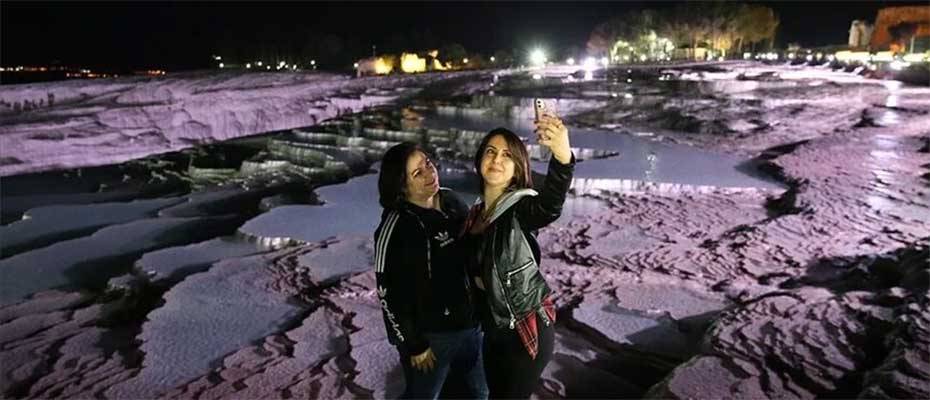 Pamukkale'nin ziyaretçi sayısı yılın ilk yarısında 1 milyona yaklaştı