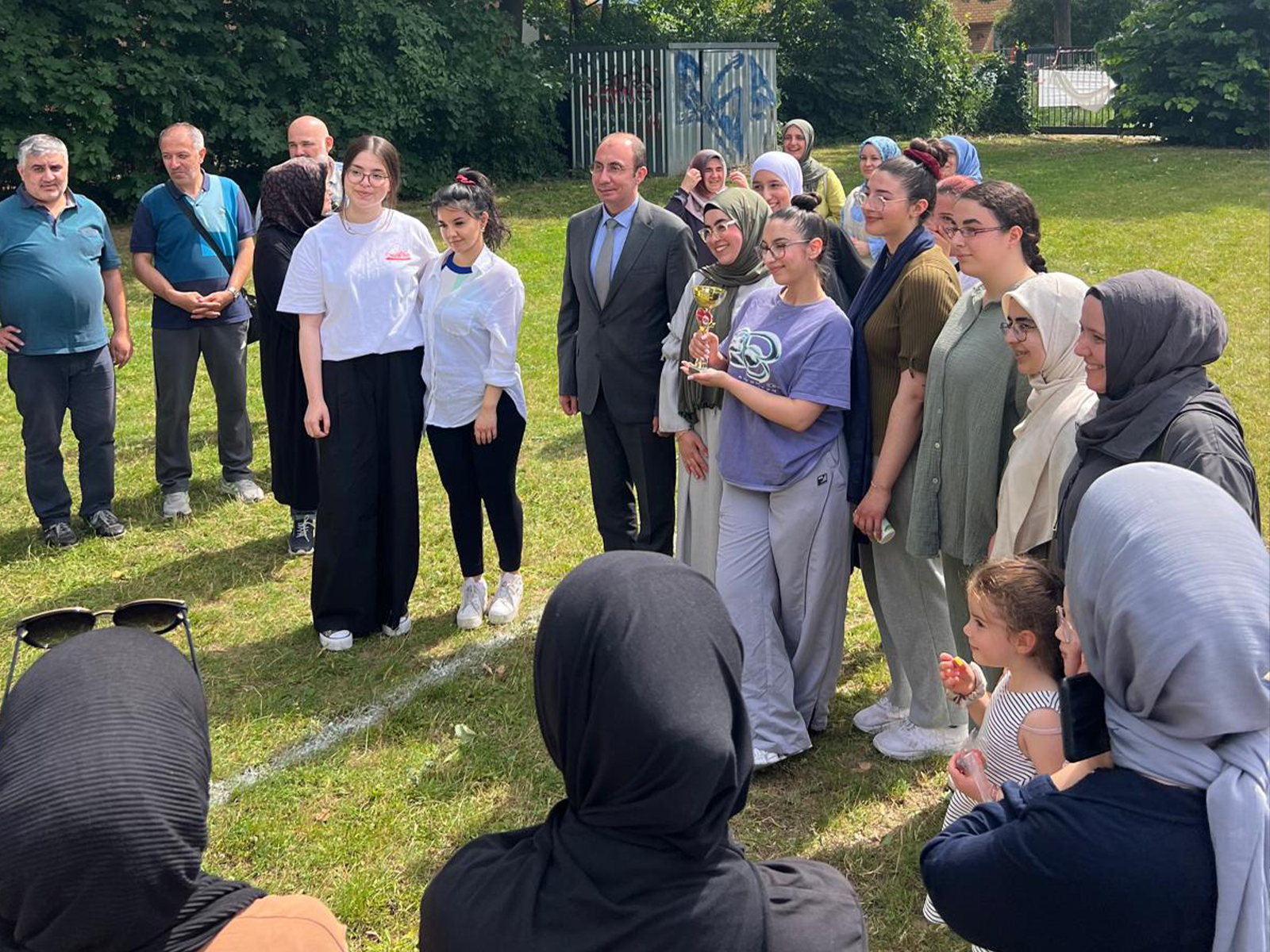 Berlin’de düzenlenen “Aile Şenliği ve Futbol Turnuvası”na yoğun ilgi