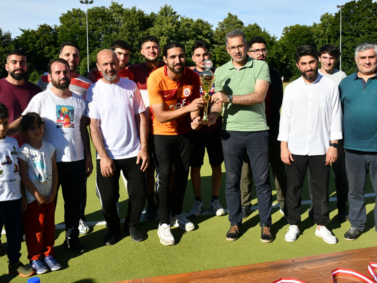 Berlin’de düzenlenen “Aile Şenliği ve Futbol Turnuvası”na yoğun ilgi