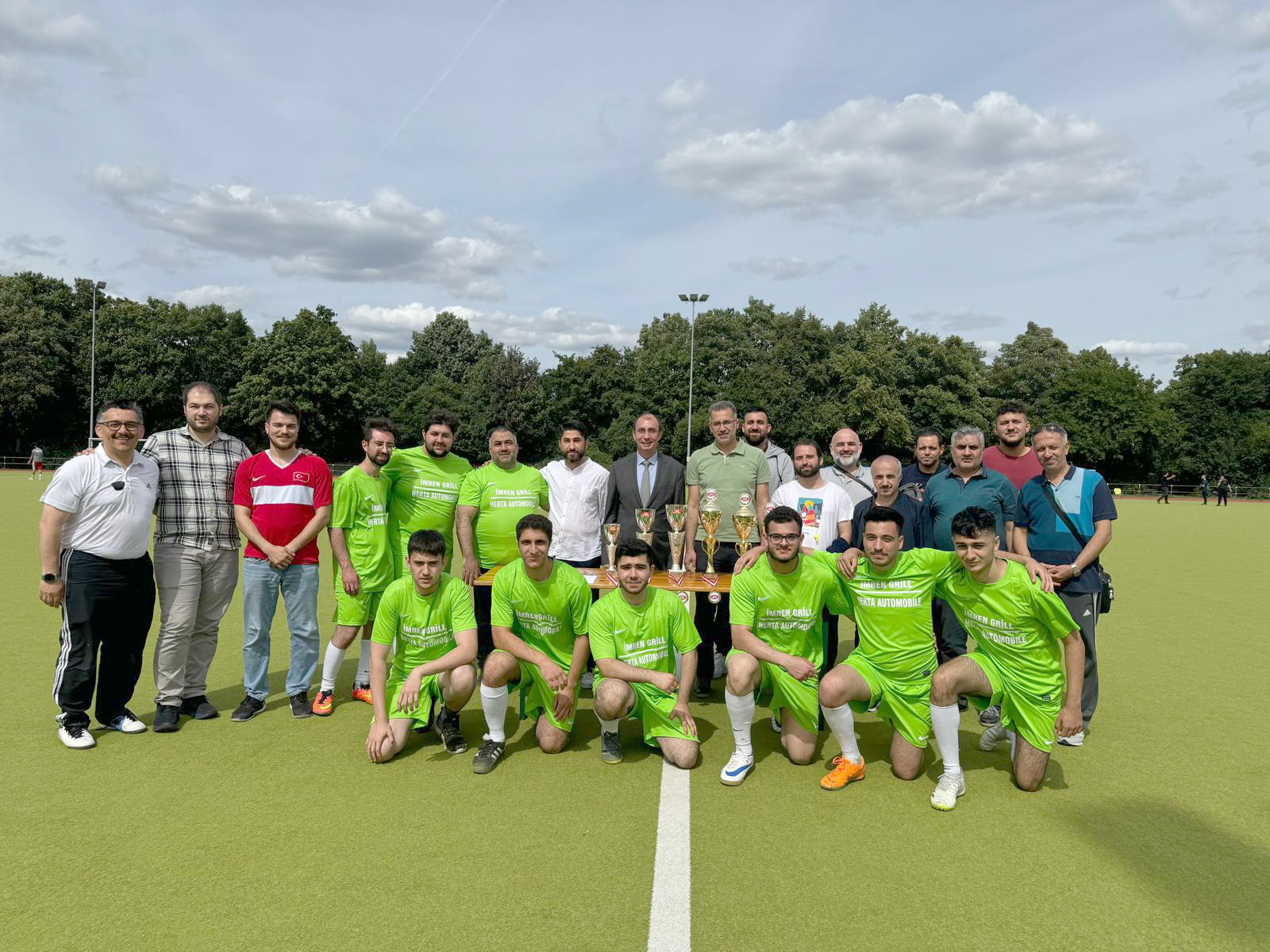 Berlin’de düzenlenen “Aile Şenliği ve Futbol Turnuvası”na yoğun ilgi