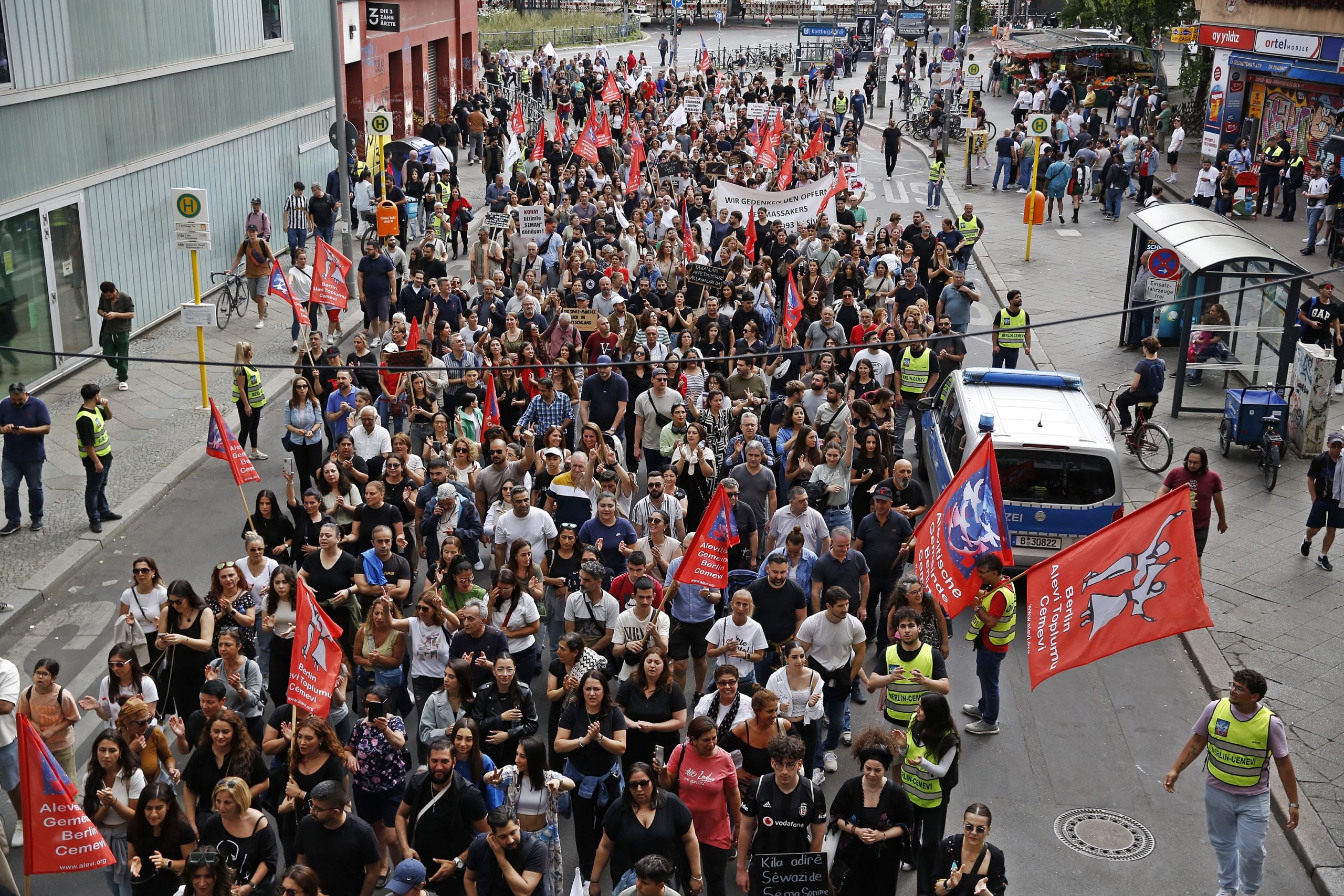 Madımak’ta katledilen 33 Can Berlin’de Anıldı