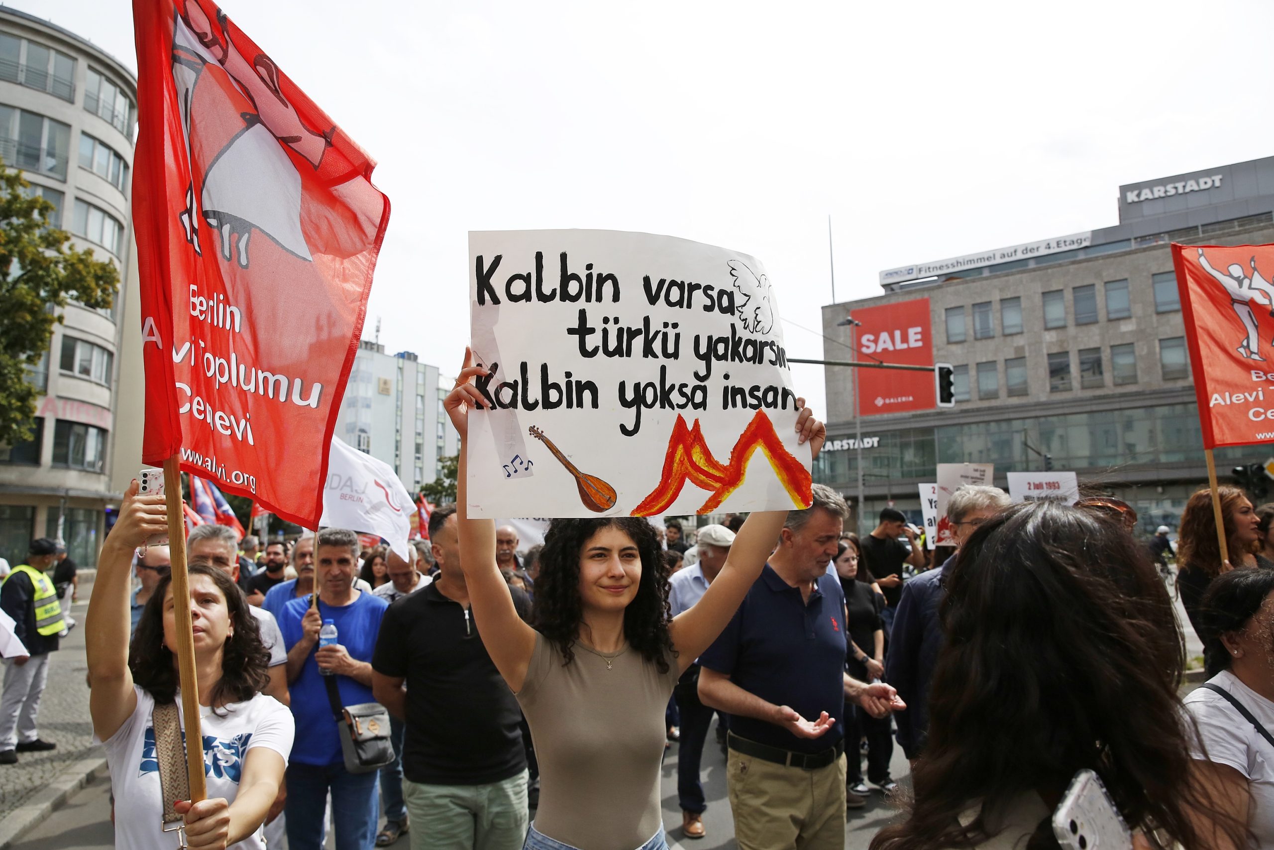 Madımak’ta katledilen 33 Can Berlin’de Anıldı