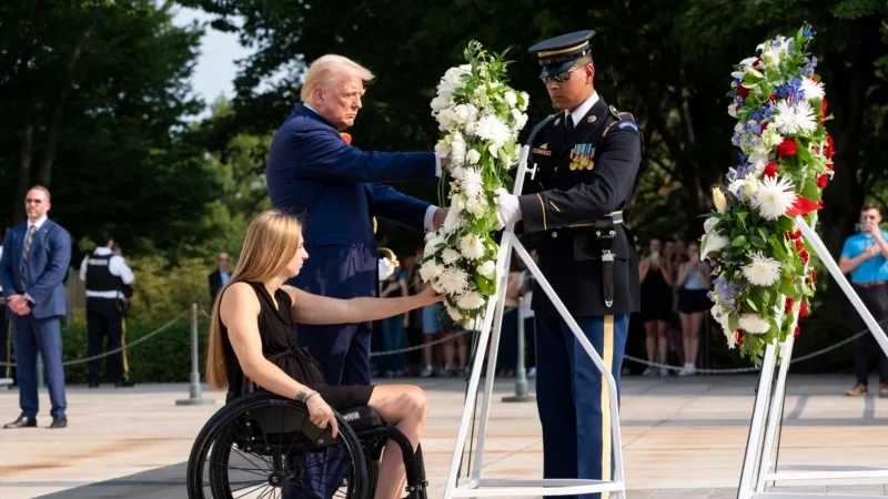 Trump Kampanyası, Arlington Askeri Mezarlığı’nda Fotoğraf Çekilmemesi Konusunda Uyarıldı