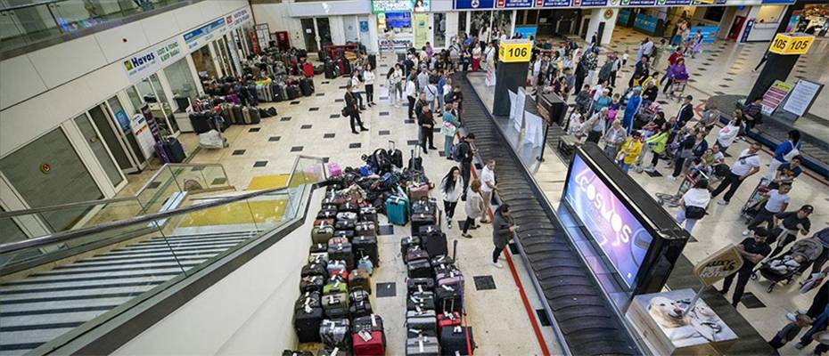 Antalya Havalimanı’nda dün uçak trafiği ve yolcu sayısında rekor kırıldı