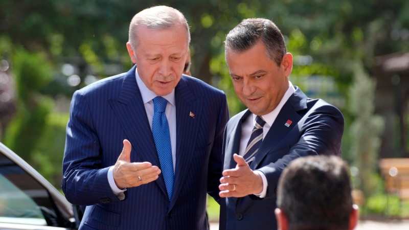 CHP Genel Başkanı Özel, Cumhurbaşkanı Erdoğan ile eş zamanlı ABD'de olacak