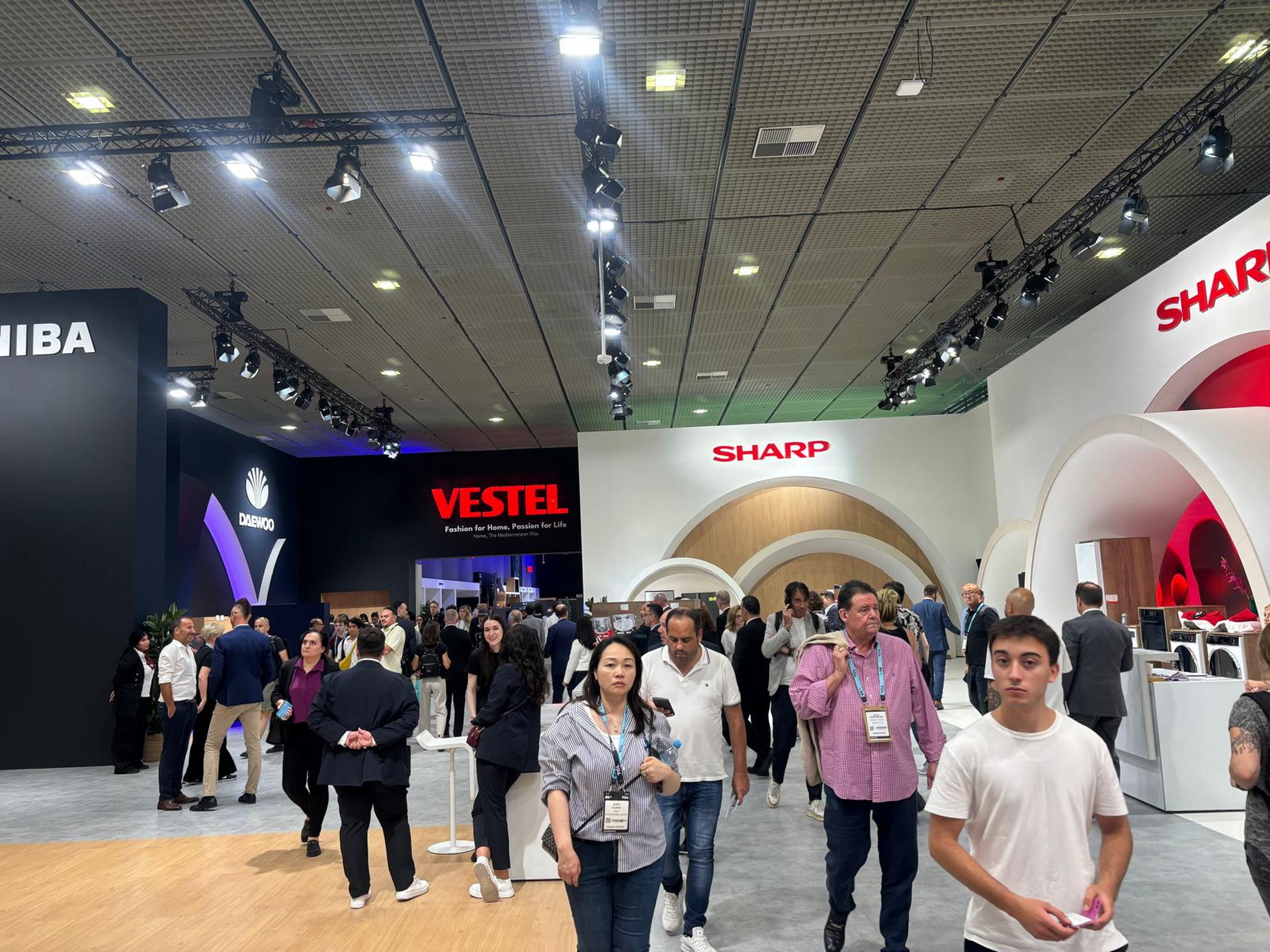 Başkonsolos Şanlı, ‘IFA Berlin 2024’ Elektronik Fuarı’nı Ziyaret Etti