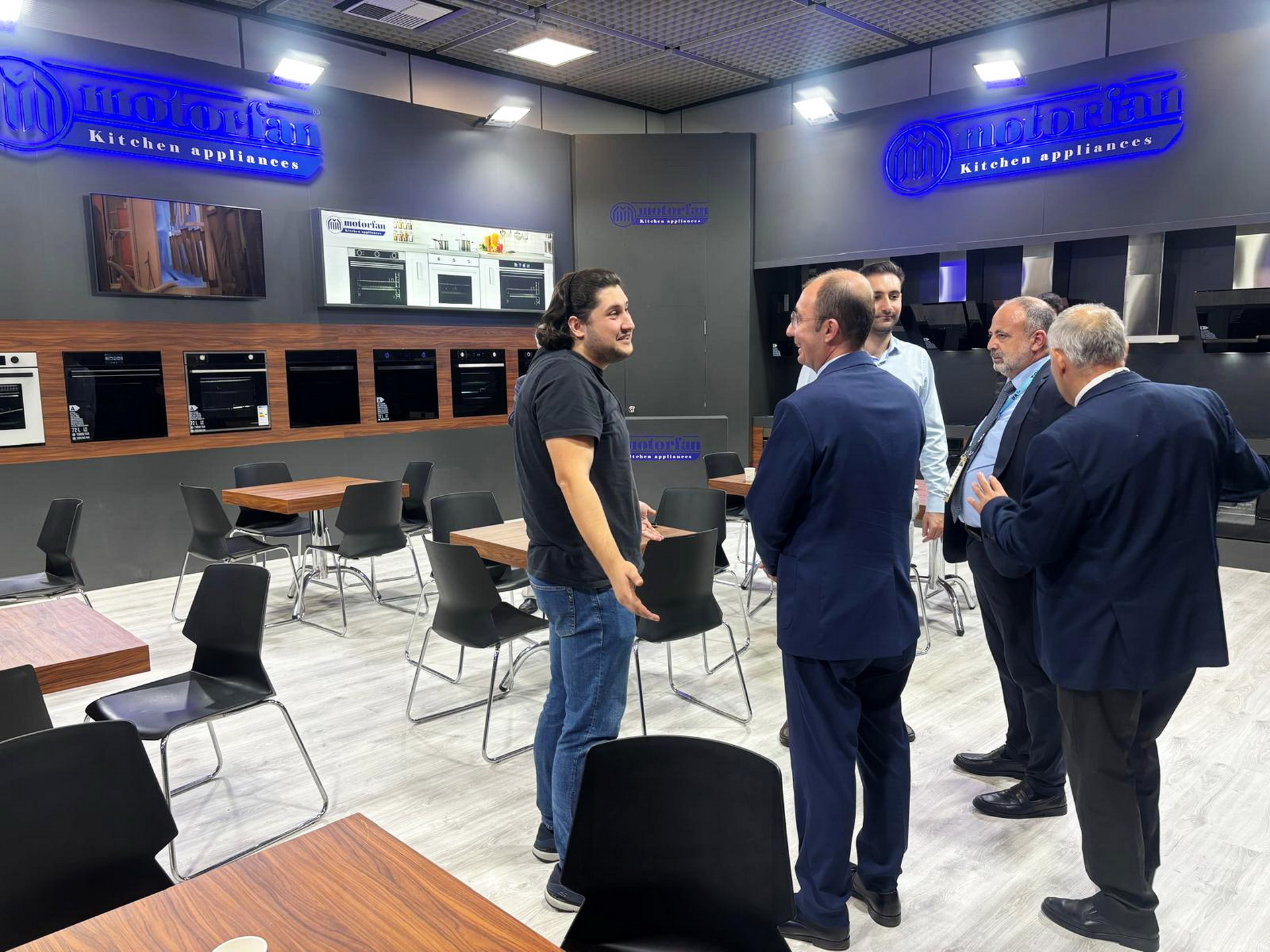 Başkonsolos Şanlı, ‘IFA Berlin 2024’ Elektronik Fuarı’nı Ziyaret Etti
