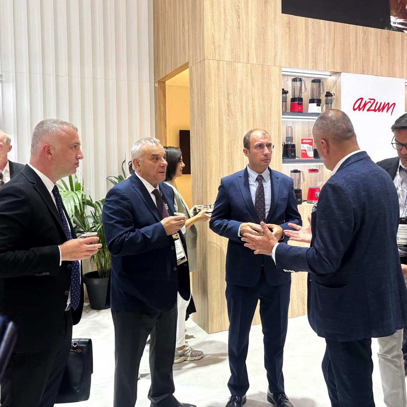 Başkonsolos Şanlı, ‘IFA Berlin 2024’ Elektronik Fuarı’nı Ziyaret Etti