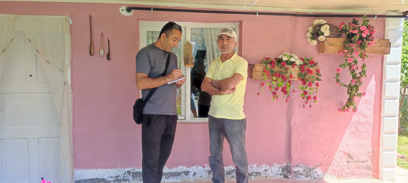 Sivas'taki pembe renkli ev yoğun ilgi görüyor