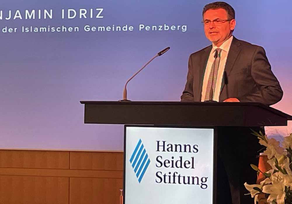 Münih'te "Din ve Demokrasi" Konferansı: Dinlerarası Diyalogun Önemi Vurgulandı
